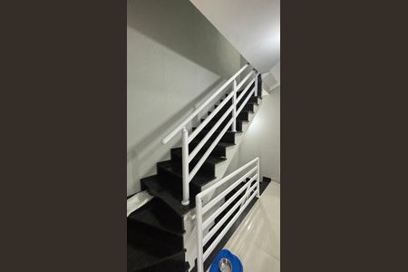 Casa à venda com 145m², 2 quartos e 1 vagaEscada