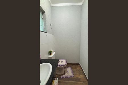 Casa à venda com 145m², 2 quartos e 1 vagaLavabo