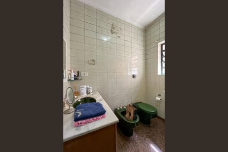 Casa à venda com 349m², 3 quartos e 2 vagas Casa à venda com 349m², 3 quartos e 2 vagasBanheiro Social
