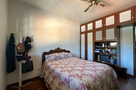 Casa à venda com 349m², 3 quartos e 2 vagas Casa à venda com 349m², 3 quartos e 2 vagasQuarto 2