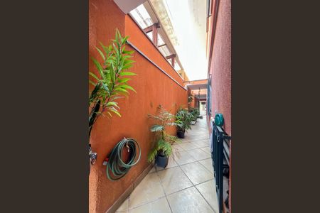 Casa à venda com 349m², 3 quartos e 2 vagas Casa à venda com 349m², 3 quartos e 2 vagasCorredor