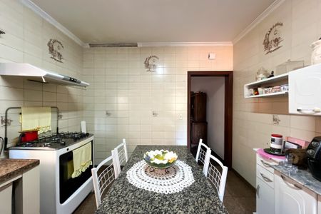 Casa à venda com 349m², 3 quartos e 2 vagas Casa à venda com 349m², 3 quartos e 2 vagasCozinha