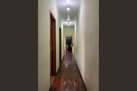 Casa à venda com 349m², 3 quartos e 2 vagas Casa à venda com 349m², 3 quartos e 2 vagasCorredor