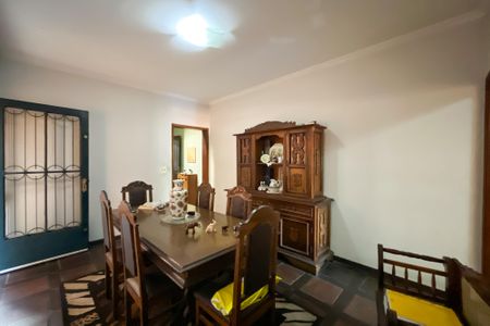 Casa à venda com 349m², 3 quartos e 2 vagas Casa à venda com 349m², 3 quartos e 2 vagasSala de Jantar