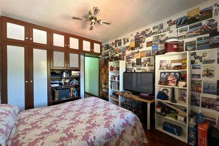 Casa à venda com 349m², 3 quartos e 2 vagas Casa à venda com 349m², 3 quartos e 2 vagasQuarto 2