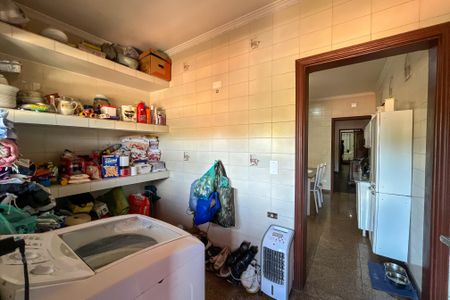 Casa à venda com 349m², 3 quartos e 2 vagas Casa à venda com 349m², 3 quartos e 2 vagasÁrea de Serviço