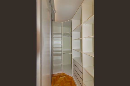 Apartamento à venda com 118m², 3 quartos e 1 vagaCloset