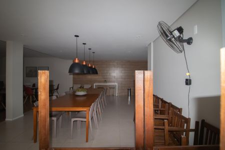 Apartamento para alugar com 60m², 2 quartos e sem vagaÁrea comum - Salão de festas