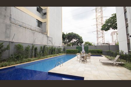 Apartamento para alugar com 60m², 2 quartos e sem vagaÁrea comum - Piscina