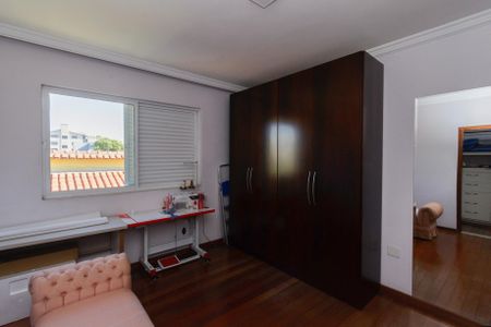 Casa à venda com 500m², 3 quartos e 8 vagas Casa à venda com 500m², 3 quartos e 8 vagasSuíte 2