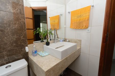 Casa à venda com 500m², 3 quartos e 8 vagas Casa à venda com 500m², 3 quartos e 8 vagasBanheiro Social