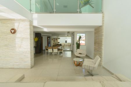 Sala de casa à venda com 3 quartos, 500m² em Jardim Riacho das Pedras, Contagem