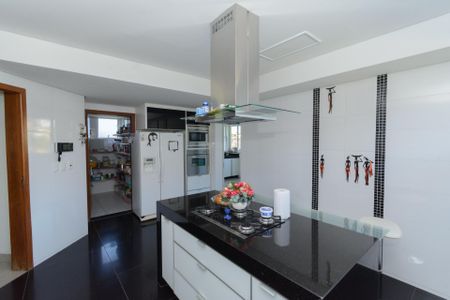 Cozinha de casa à venda com 3 quartos, 500m² em Jardim Riacho das Pedras, Contagem