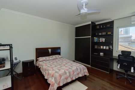 Casa à venda com 500m², 3 quartos e 8 vagas Casa à venda com 500m², 3 quartos e 8 vagasSuíte 1