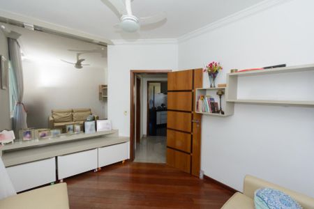 Casa à venda com 500m², 3 quartos e 8 vagas Casa à venda com 500m², 3 quartos e 8 vagasSala 2
