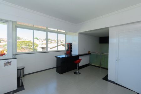 Casa à venda com 500m², 3 quartos e 8 vagas Casa à venda com 500m², 3 quartos e 8 vagasÁrea de Serviço
