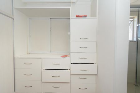 Casa à venda com 500m², 3 quartos e 8 vagas Casa à venda com 500m², 3 quartos e 8 vagasCloset da Suíte Master