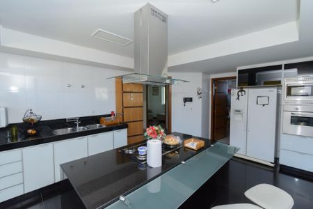 Cozinha de casa à venda com 3 quartos, 500m² em Jardim Riacho das Pedras, Contagem