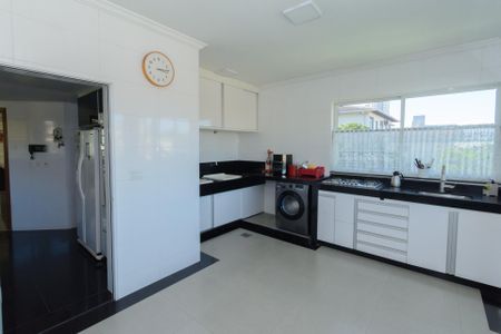 Casa à venda com 500m², 3 quartos e 8 vagas Casa à venda com 500m², 3 quartos e 8 vagasÁrea de Serviço