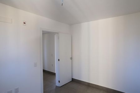 Apartamento à venda com 143m², 4 quartos e 3 vagasQuarto 2