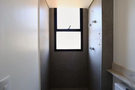 Apartamento à venda com 143m², 4 quartos e 3 vagasBanheiro da Suíte 1