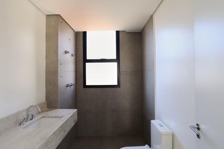 Apartamento à venda com 143m², 4 quartos e 3 vagasBanheiro da Suíte 2