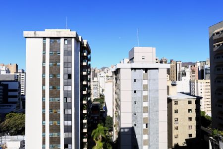 Apartamento à venda com 143m², 4 quartos e 3 vagasVista da Suíte 2