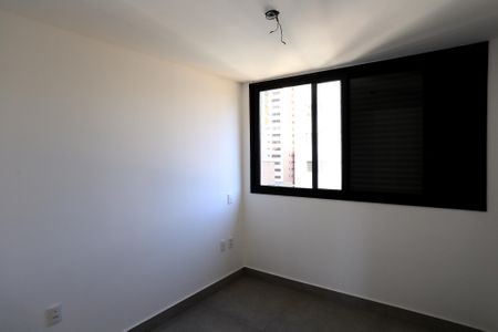 Apartamento à venda com 143m², 4 quartos e 3 vagasQuarto 2