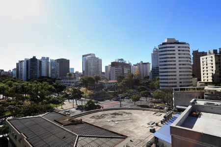 Apartamento à venda com 143m², 4 quartos e 3 vagasVista da Suíte 1