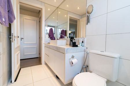 Apartamento à venda com 147m², 3 quartos e 2 vagasBanheiro da Suíte