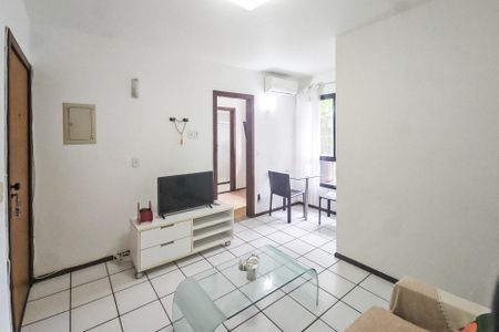 Sala de apartamento para alugar com 1 quarto, 39m² em Ondina, Salvador