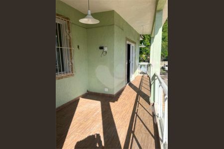 Casa de condomínio à venda com 229m², 4 quartos e 3 vagas