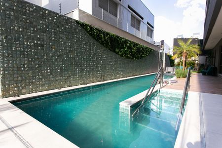 Studio para alugar com 24m², 1 quarto e sem vaga Studio para alugar com 24m², 1 quarto e sem vagaÁrea comum - Piscina