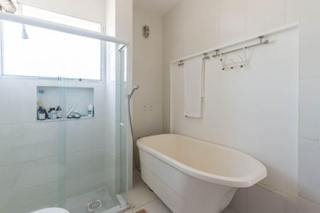 Apartamento para alugar com 105m², 3 quartos e 2 vagasBanheiro da Suíte