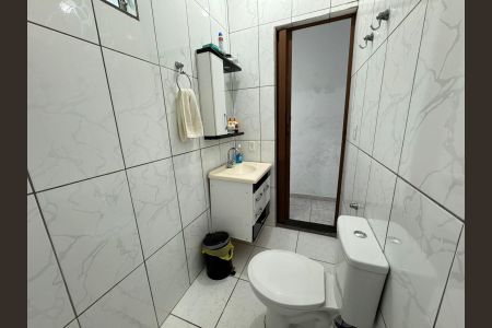 Casa à venda com 101m², 4 quartos e 1 vagaBanheiro 2