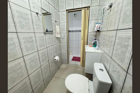 Casa à venda com 101m², 4 quartos e 1 vagaBanheiro 1