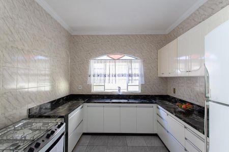 Casa à venda com 328m², 3 quartos e 6 vagasCozinha