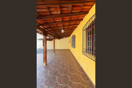 Casa à venda com 328m², 3 quartos e 6 vagasVaranda