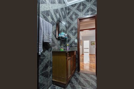 Casa à venda com 328m², 3 quartos e 6 vagasBanheiro Social