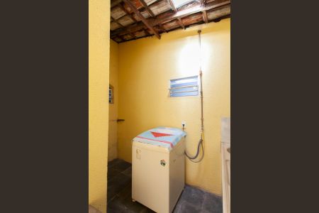 Casa à venda com 328m², 3 quartos e 6 vagasÁrea de Serviço