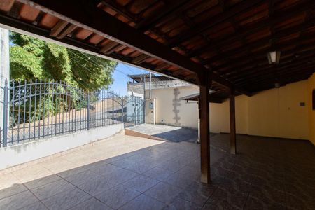 Casa à venda com 328m², 3 quartos e 6 vagasGaragem