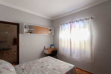 Casa à venda com 328m², 3 quartos e 6 vagasSuíte 2