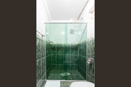 Casa à venda com 328m², 3 quartos e 6 vagasBanheiro da Suíte 1