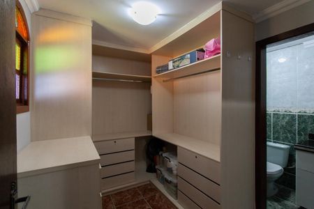 Casa à venda com 328m², 3 quartos e 6 vagasCloset da suíte 1