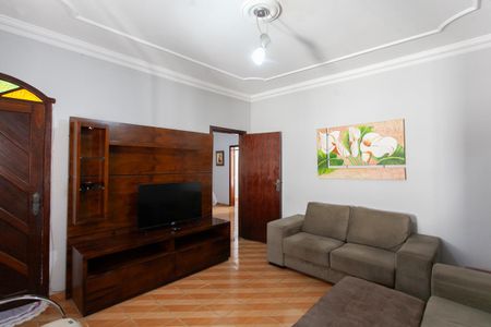 Casa à venda com 328m², 3 quartos e 6 vagasSala