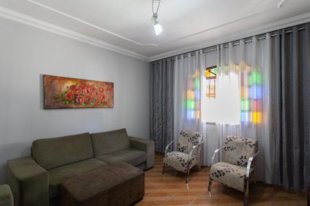 Casa à venda com 328m², 3 quartos e 6 vagasSala