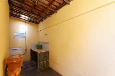 Casa à venda com 328m², 3 quartos e 6 vagasÁrea de Serviço