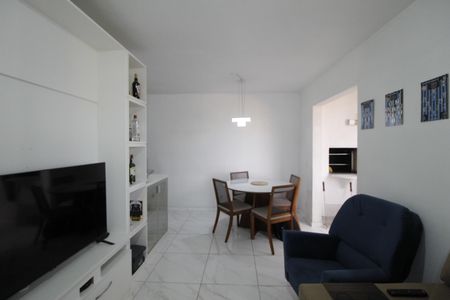 Sala de apartamento para alugar com 2 quartos, 58m² em Humaitá, Porto Alegre