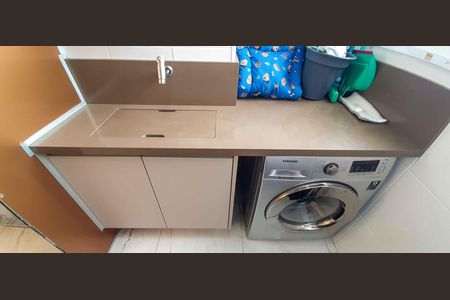 Apartamento à venda com 89m², 3 quartos e 2 vagas Apartamento à venda com 89m², 3 quartos e 2 vagasÁrea de Serviço