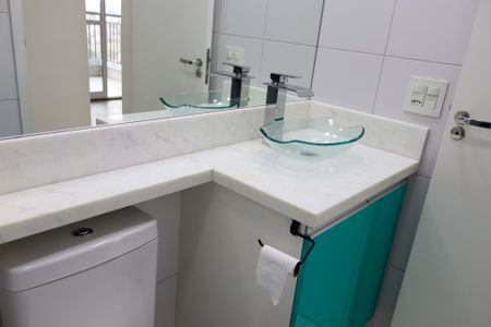 Apartamento à venda com 53m², 2 quartos e 1 vagaBanheiro Social